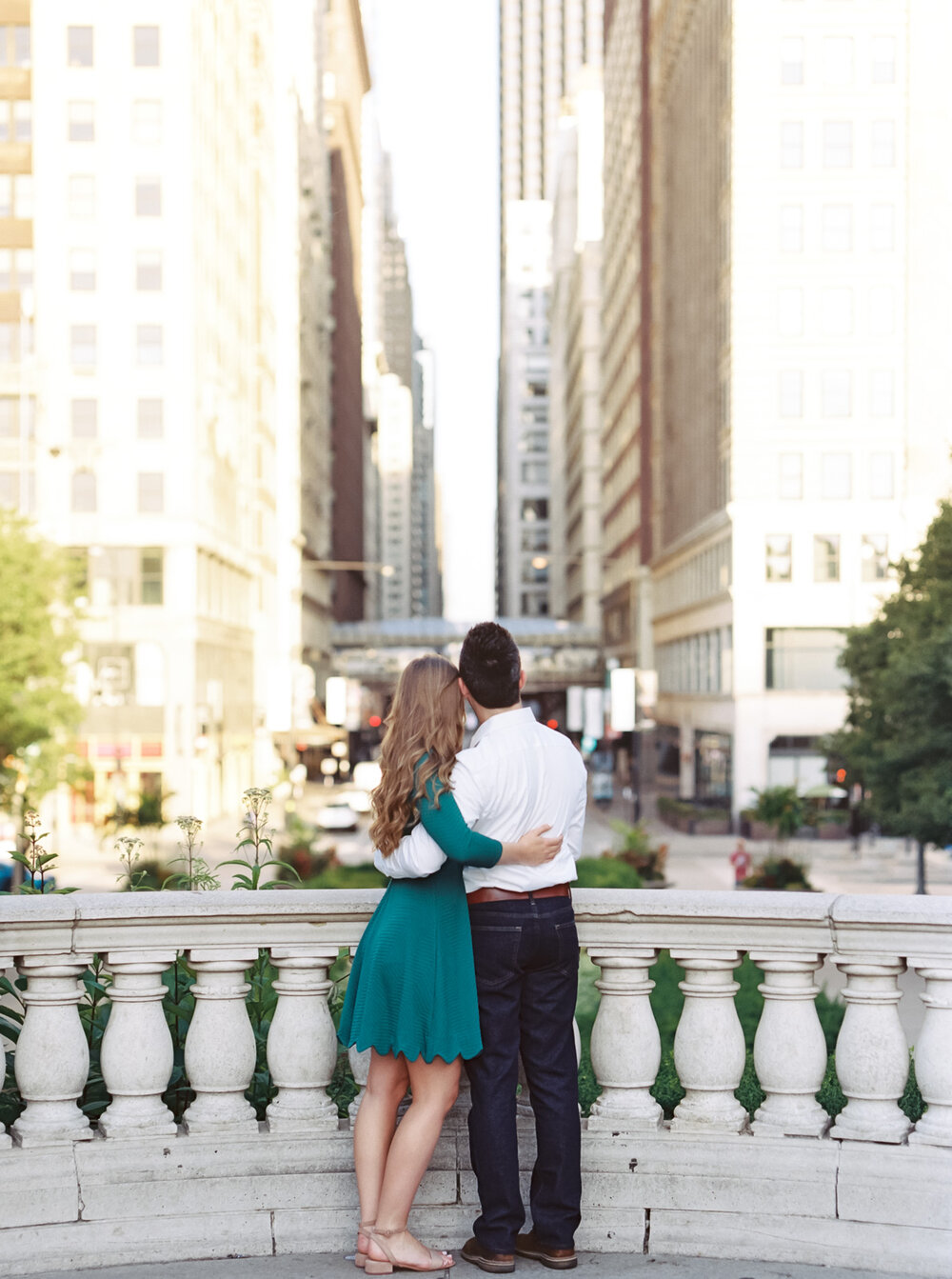 Romantic+Chicago+Engagement+Photos+at+Milton+Lee+Olive+Park - Matt Erickson Photography